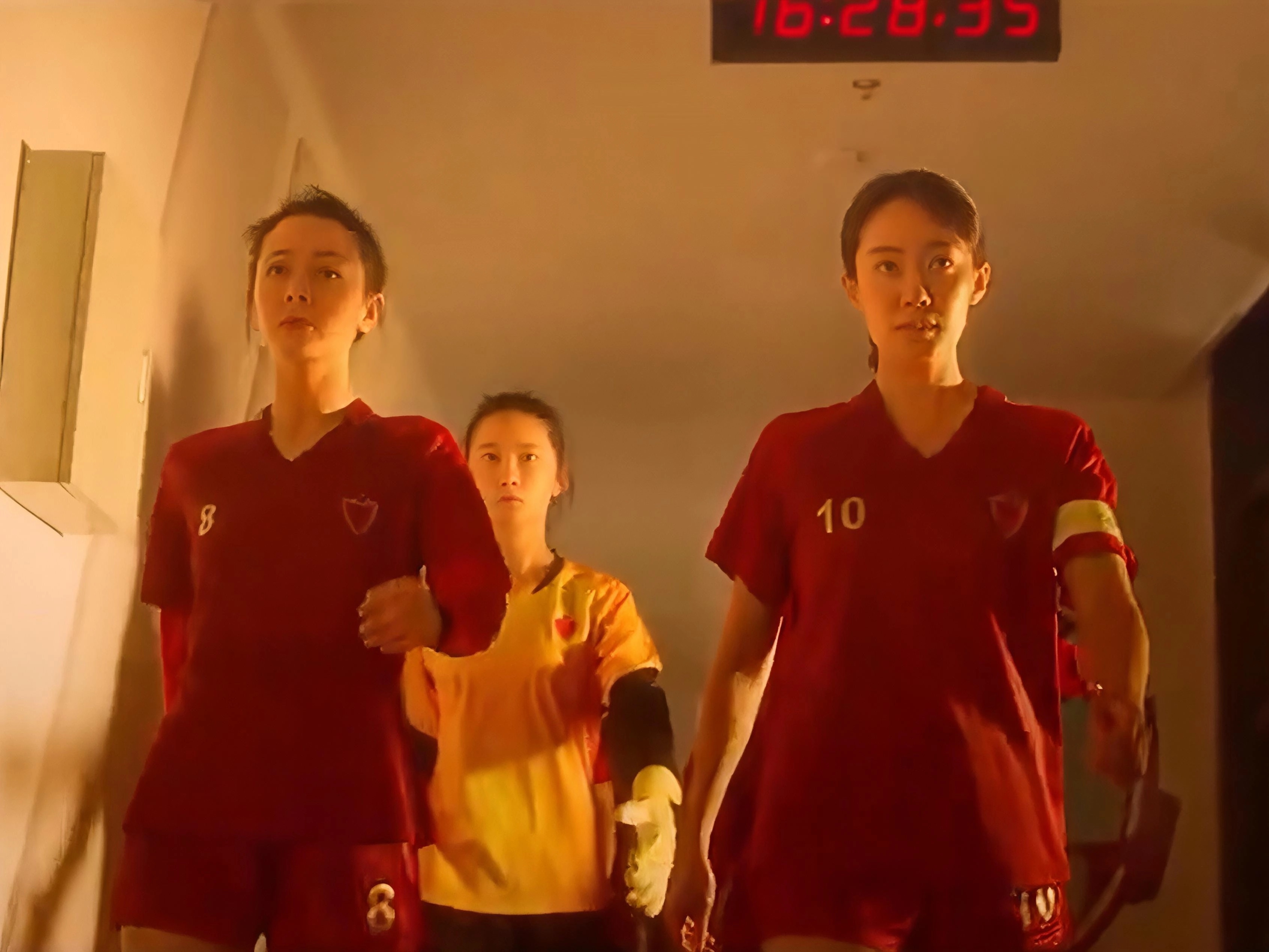 周星驰执导的新片《功夫女足》上映3天票房破6亿元